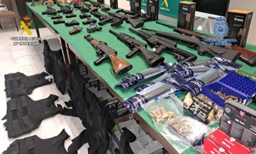 Desarticulada Una Trama Especializada En La Compraventa De Armas En