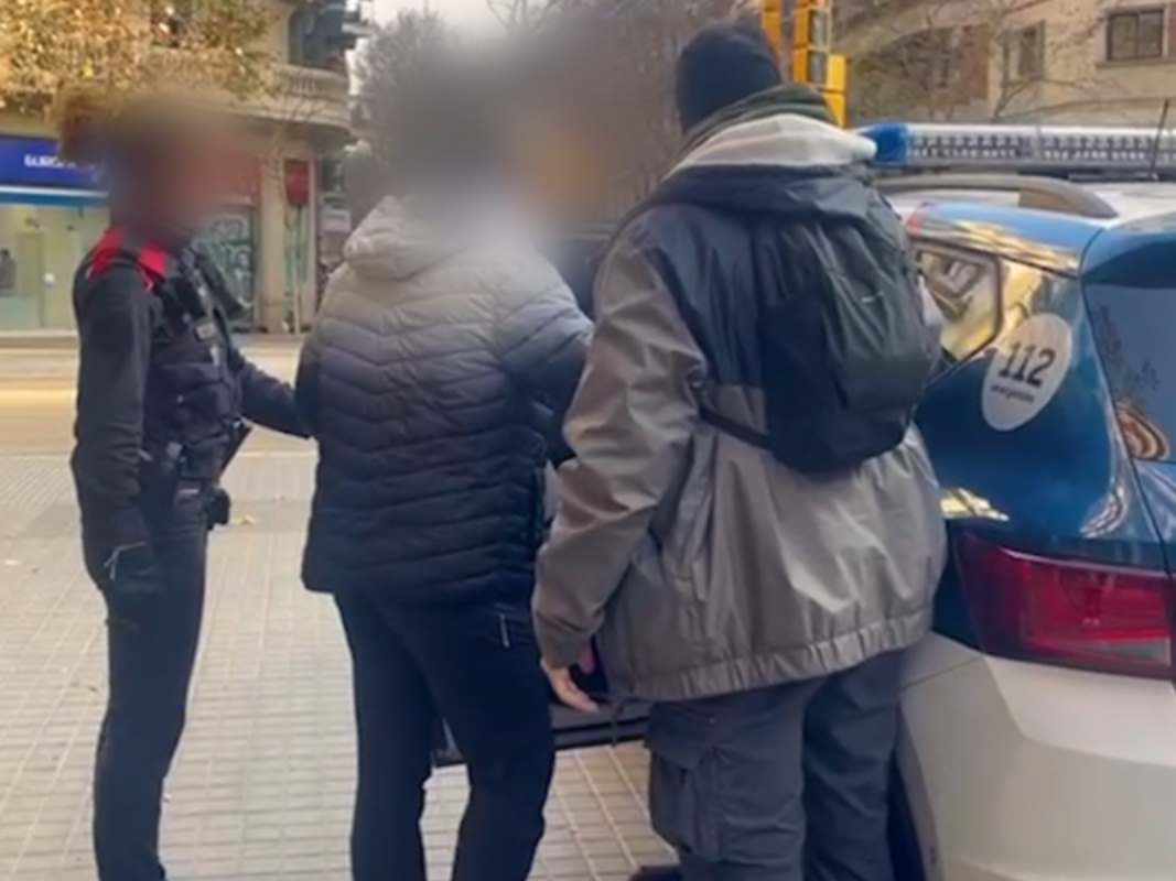 Los Mossos D Esquadra Detienen A Un Hombre Que Robaba En Farmacias De